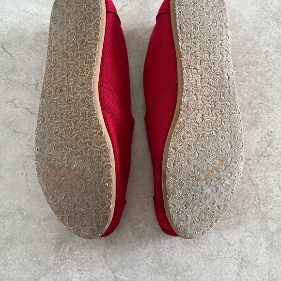 Red TOMS - Picture 5 of 5